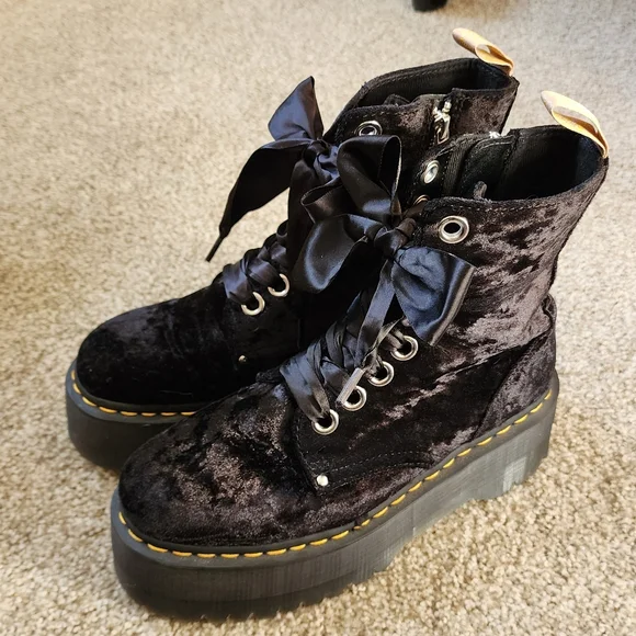 Dr. Martens Jadon Max Vegan Black Crushed Velvet Plaform Boots Ribbon Laces Sz 9 - Picture 10 of 12